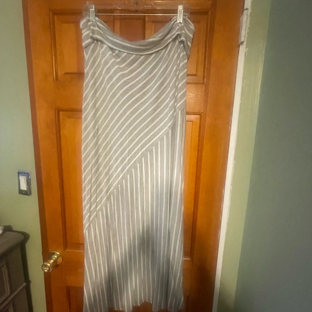 Mi Gray Striped Maxi Skirt